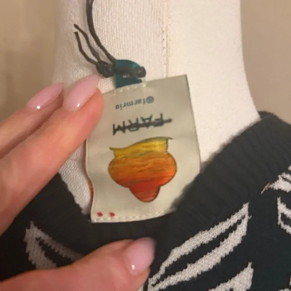 NWOT Farm Rio BLACK AINIKA TROPICAL SPLENDOR PUFF SHOULDER PO SWEATER Size XS - Picture 8 of 13